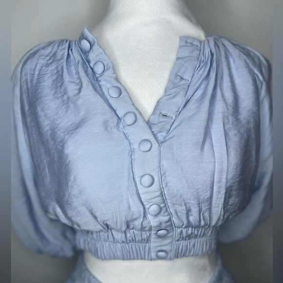 CUTOUT PUFF SLEEVES MINI DRESS BABY BLUE PLAYFUL
SILHOUETTE SUMMER PREPPY MED - Picture 5 of 16